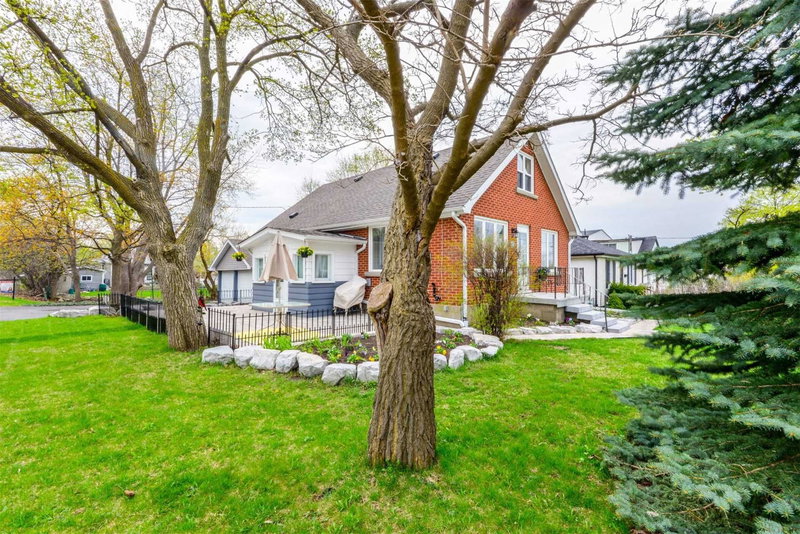 39 Woodward Ave, Brampton, L6V1K2 | Image 3