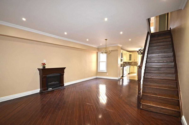 15 Melville Ave, Toronto, M6G1Y1 | Image 3