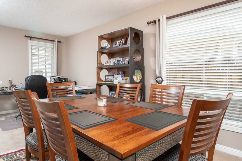 599 Caverhill Cres, Milton, L9T5K1 | Image 3