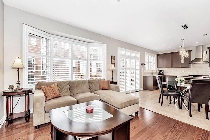 378 Malboeuf Crt, Milton, L9T7Y3 | Image 2