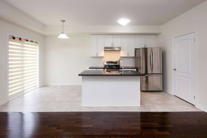 391 Athabasca Common Dr, Oakville, L6H0R5 | Image 3