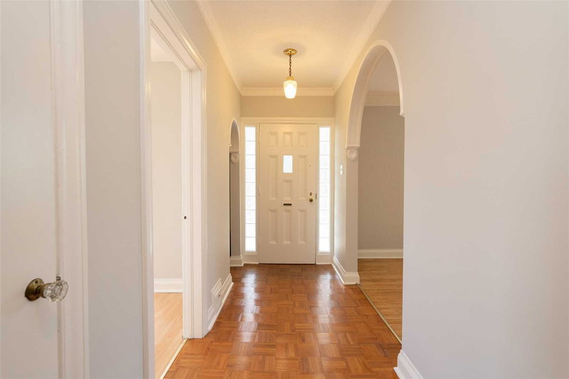 Upper - 66 Minnewawa Rd, Mississauga, L5G1C7 | Image 2