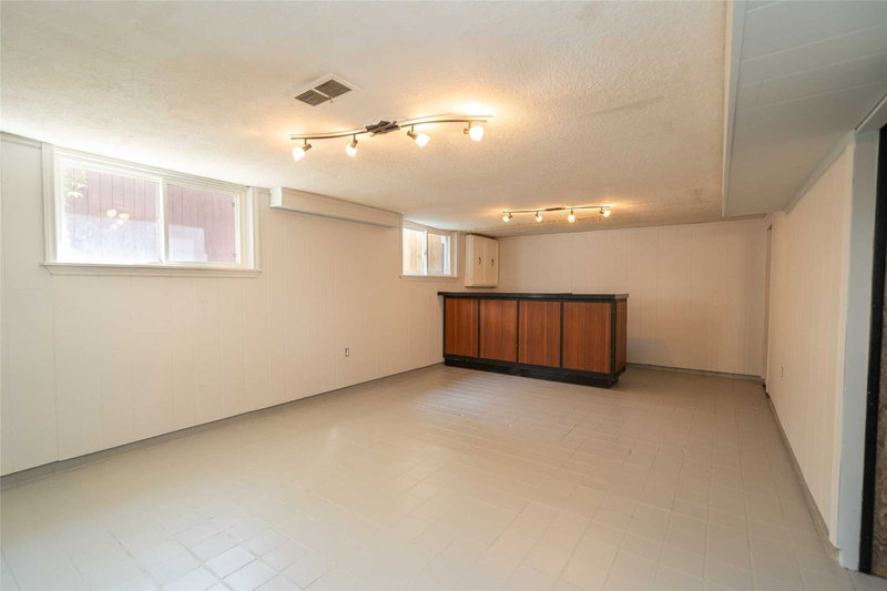 Lower - 66 Minnewawa Rd, Mississauga, L5G1C7 | Image 2