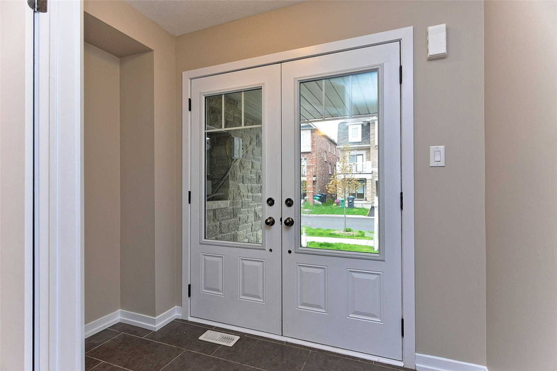 94 Golden Springs Dr, Brampton, L7A4N6 | Image 2