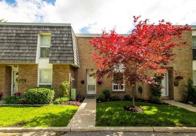 Townhouse sold at 103-701 Burnhamthorpe Road, Toronto, Ontario, M9C2Z6 - Markland Wood - MLS: W4474587