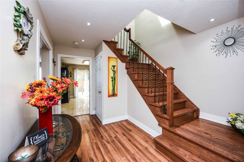 42 Alabaster Dr, Brampton, L6V4G7 | Image 2