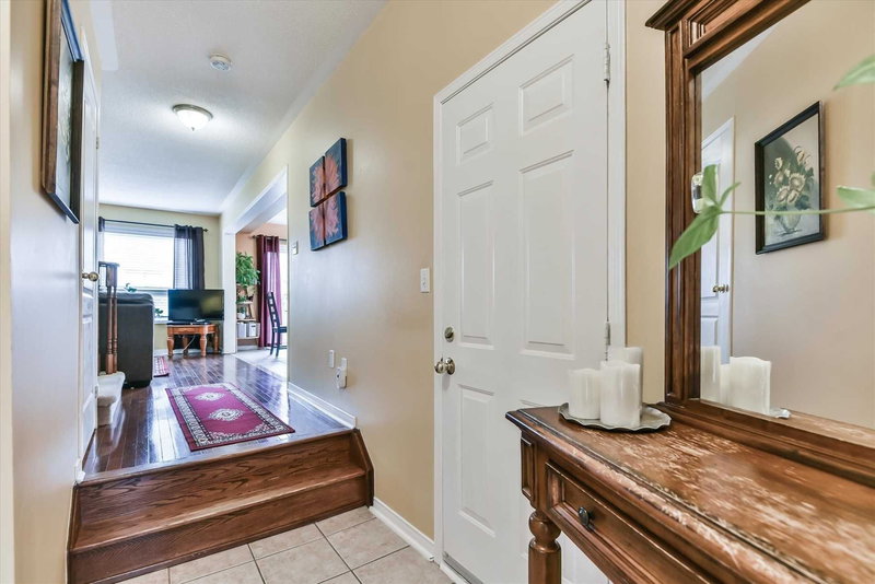 13 Tanglemere Cres, Brampton, L7A1R7 | Image 3