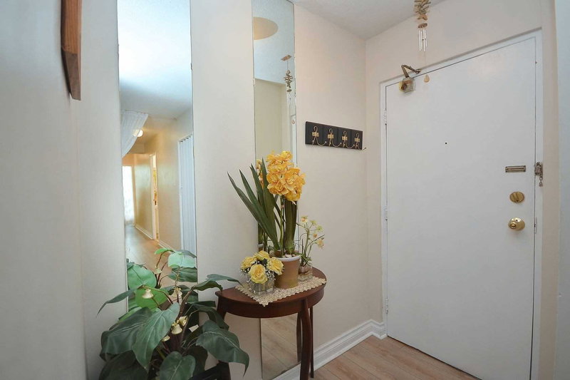 203 - 2345 Confederation Pkwy, Mississauga, L5B2H3 | Image 3