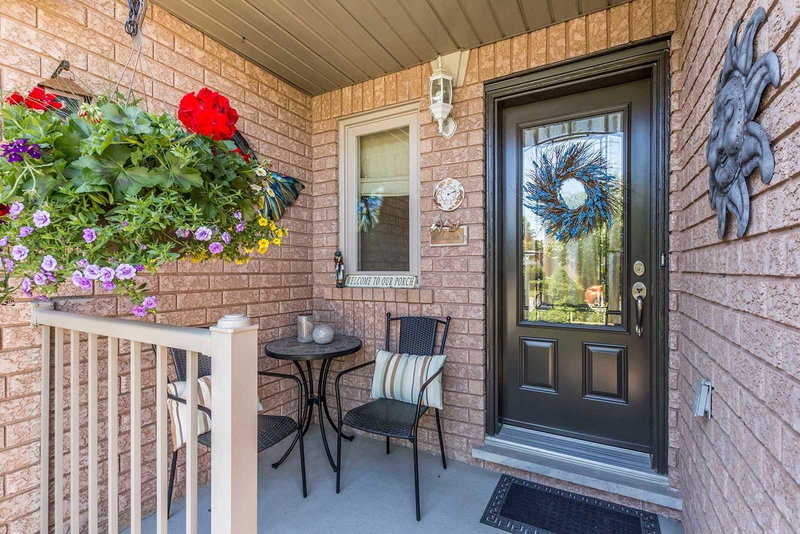 11 Birchcliffe Dr, Brampton, L6Z4T3 | Image 2