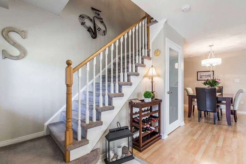 11 Birchcliffe Dr, Brampton, L6Z4T3 | Image 3