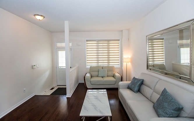 10 Yellowknife Rd, Brampton, L6R3X3 | Image 3