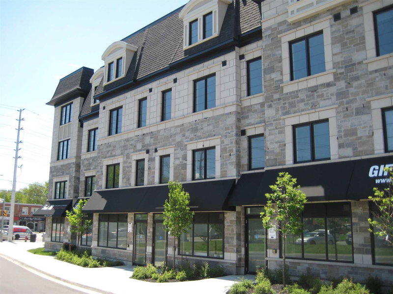 1012 Lagoon St W, Mississauga, L5G 0B2 | Image 2