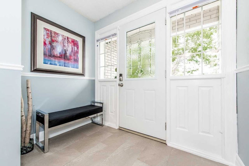 1 Stanwood Cres, Toronto, M9M1Z8 | Image 2