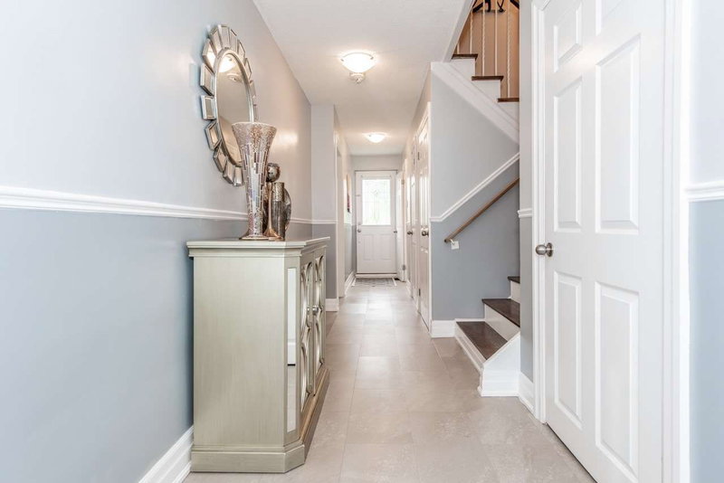 1 Stanwood Cres, Toronto, M9M1Z8 | Image 3