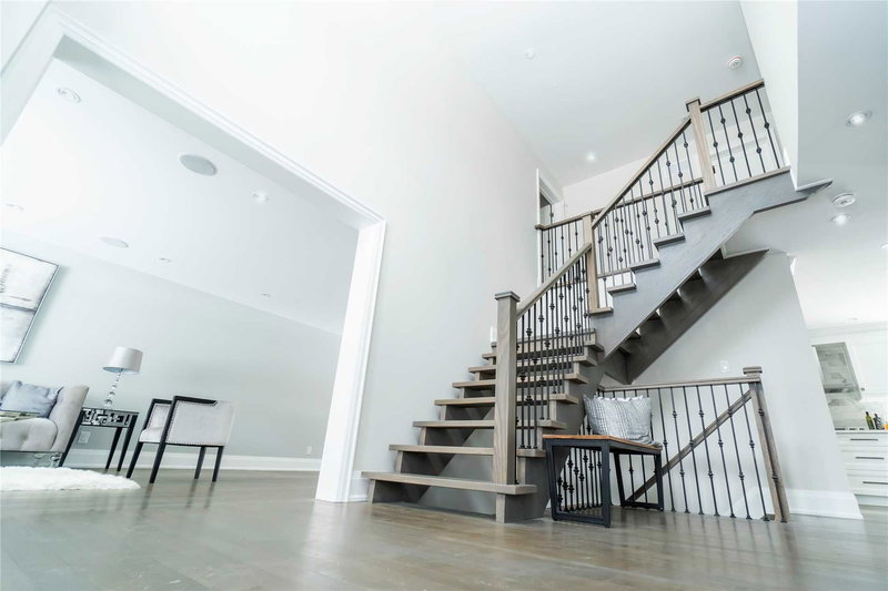 2068 Mississauga Rd, Mississauga, L5H2K6 | Image 2