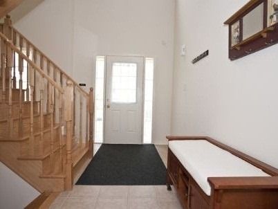 158 Lavery Hts, Milton, L9T 0V4 | Image 2