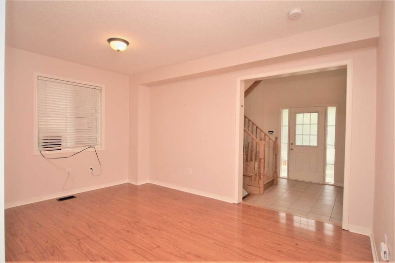 158 Lavery Hts, Milton, L9T 0V4 | Image 3