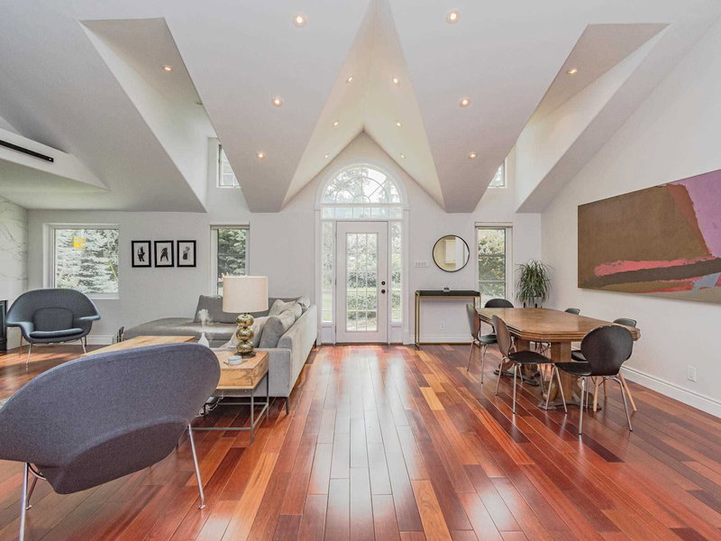 135 Secord Lane, Burlington, L7L 2H6 | Image 3