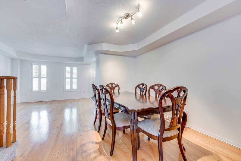 110 Littlewood Dr, Oakville, L6H6V2 | Image 3