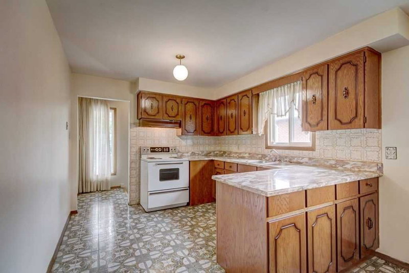 309 Royal Salisbury Way, Brampton, L6V3G4 | Image 3