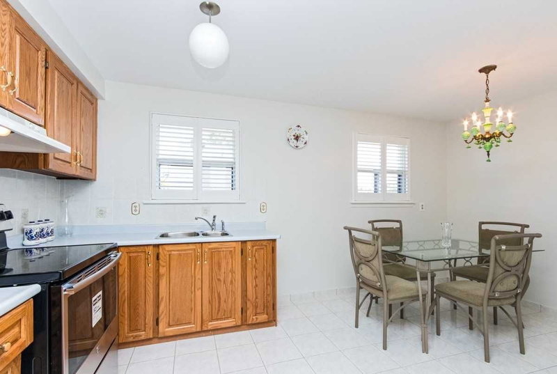 3392 Homark Dr, Mississauga, L4Y 2K7 | Image 3