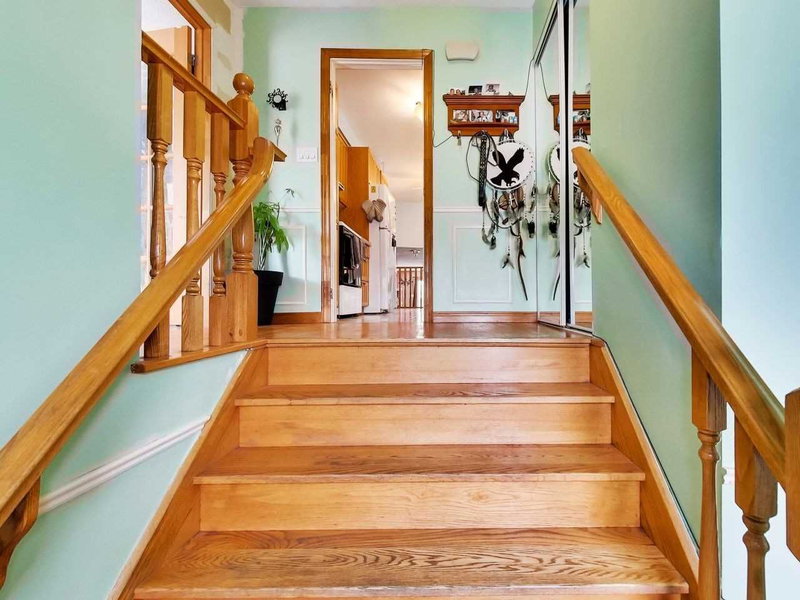 928 Knollwood Crt, Mississauga, L5C3L9 | Image 3