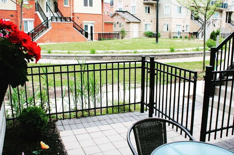 266 - 250 Sunny Meadow Blvd, Brampton, L6R 3Y6 | Image 3