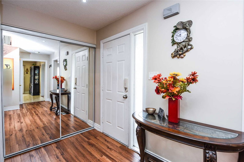 42 Alabaster Dr, Brampton, L6V4G7 | Image 3