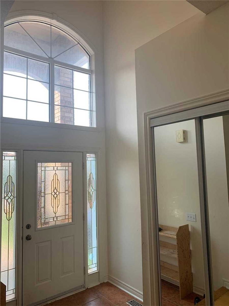 937 Ledbury Cres, Mississauga, L5V2R3 | Image 2