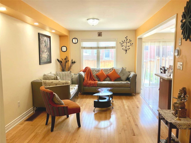 65 Bellchase Tr, Brampton, L6P3L9 | Image 2