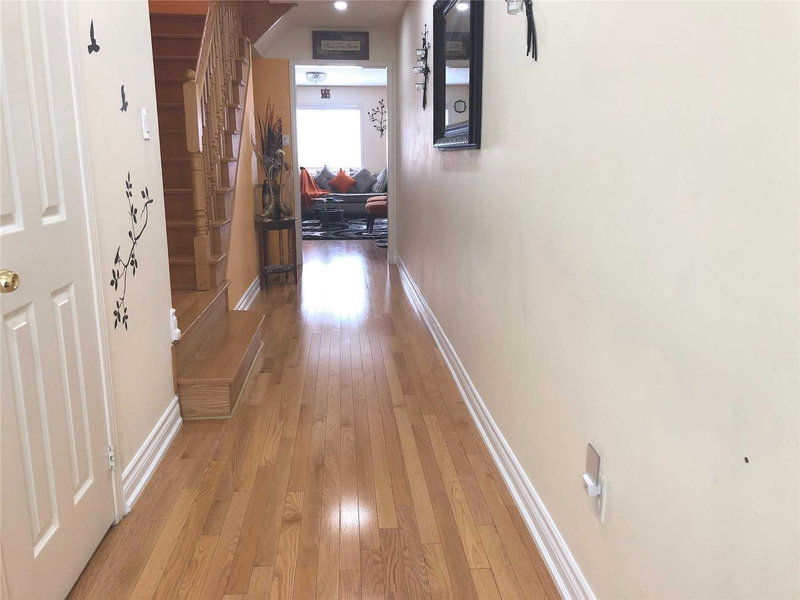 65 Bellchase Tr, Brampton, L6P3L9 | Image 3