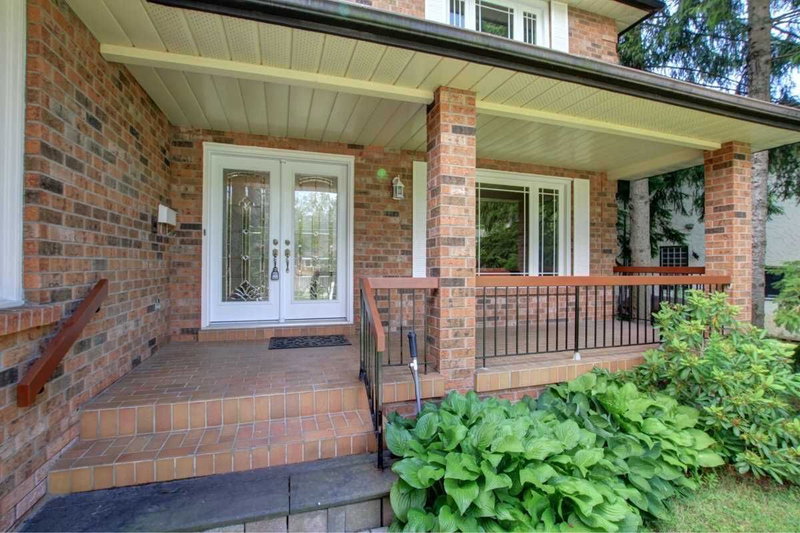 1264 Kane Rd, Mississauga, L5H 2M3 | Image 2