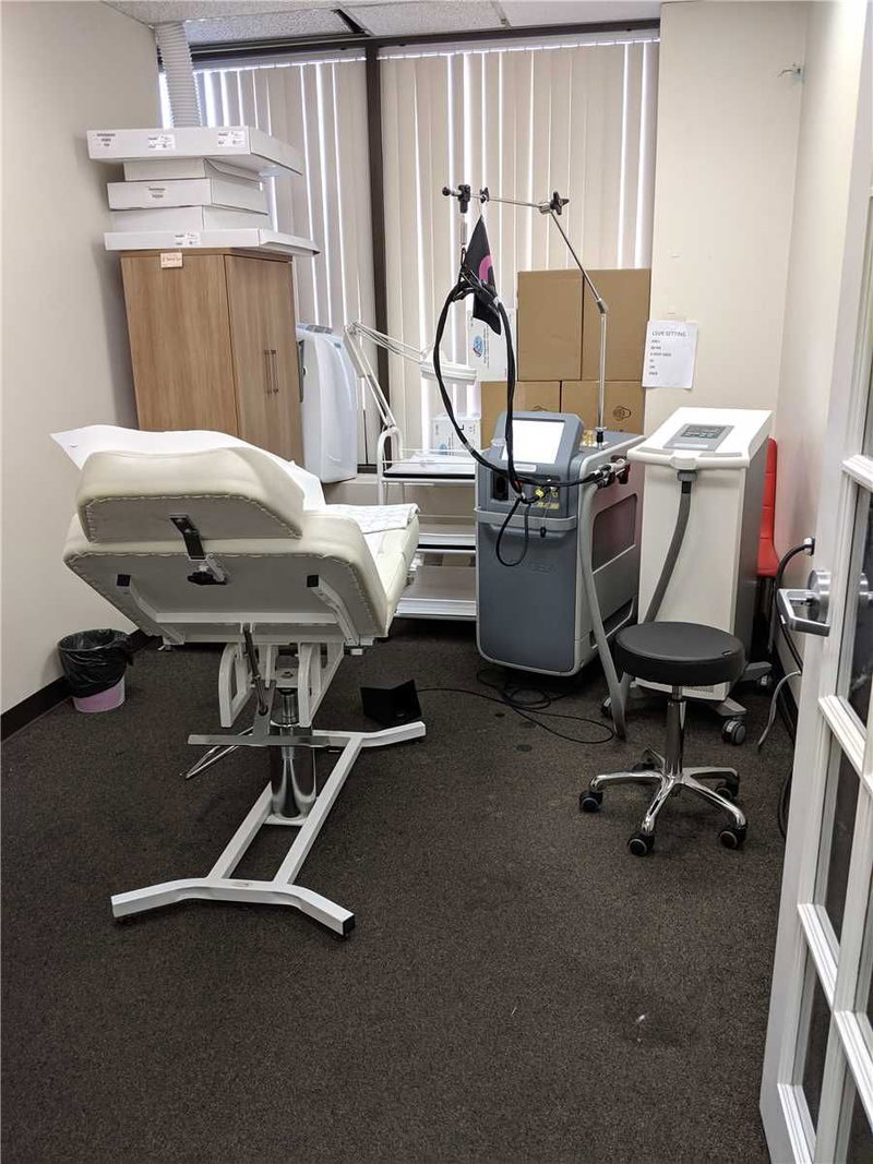 601 - 165 Dundas St W, Mississauga, L5B 2N6 | Image 3