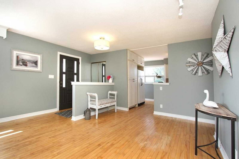 107 Martha St, Caledon, L7E4X5 | Image 3