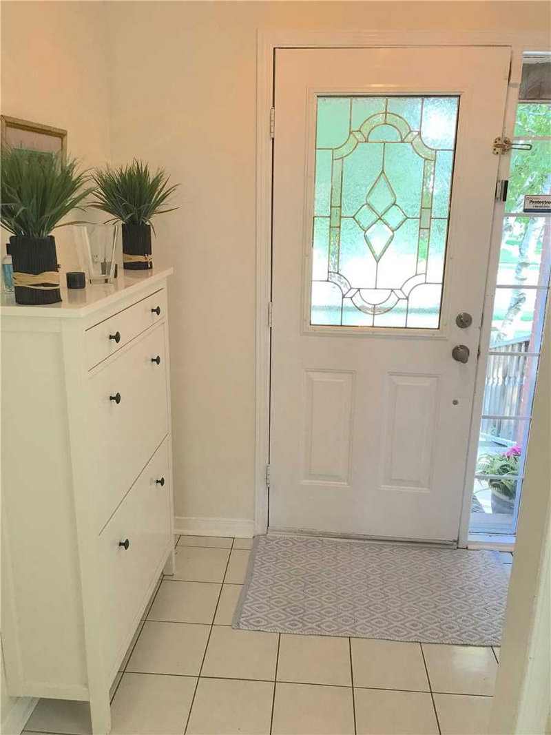 416 Marlatt Dr, Oakville, L6H5X5 | Image 2