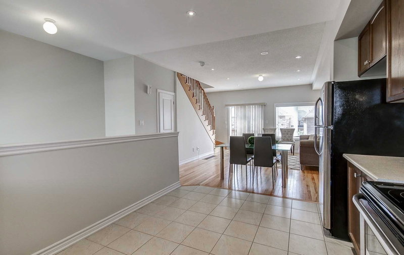 34 Aspen Hills Rd, Brampton, L6Y6E4 | Image 3