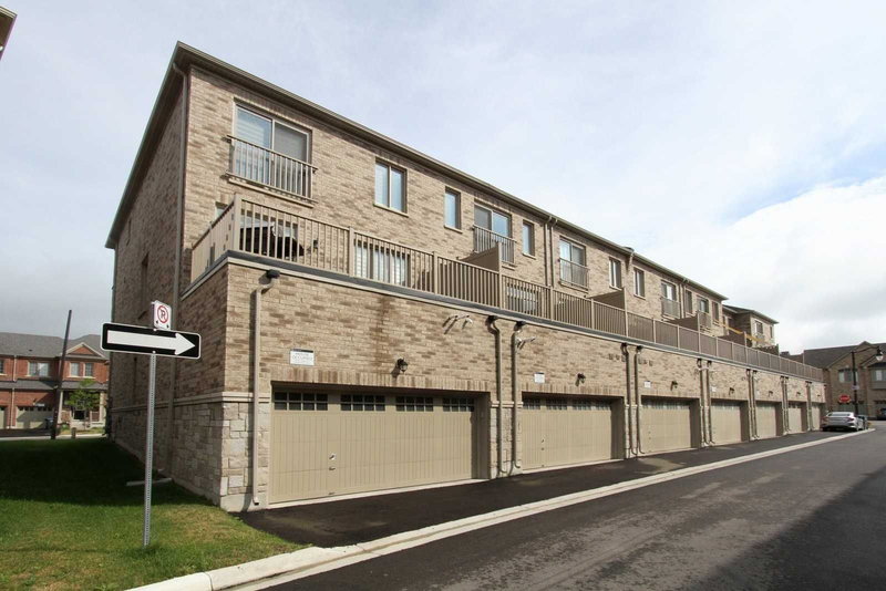 15 Temple Manor Rd, Brampton, L6Y 6C4 | Image 3