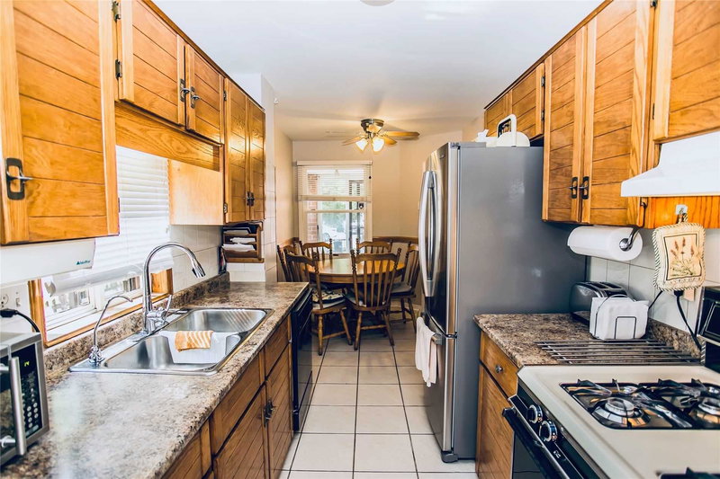 4313 Lee Dr, Mississauga, L4W4A9 | Image 3