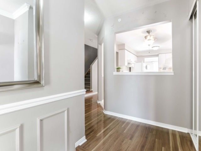 33 Baha Cres, Brampton, L7A2J3 | Image 3