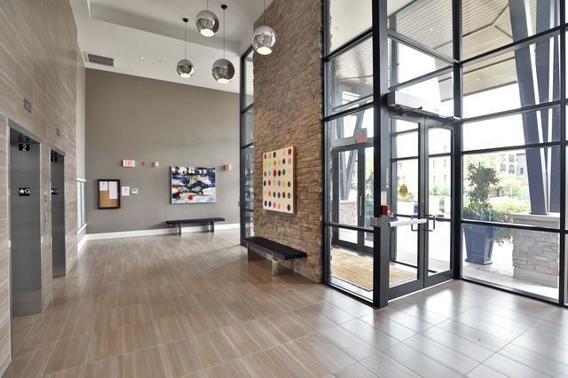 103 - 128 Garden Dr, Oakville, L6K2W5 | Image 2