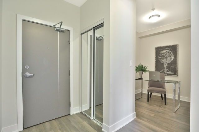 103 - 128 Garden Dr, Oakville, L6K2W5 | Image 3