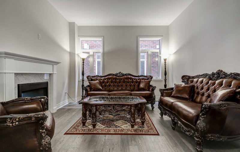 212 Niagara Tr, Halton Hills, L7G0H9 | Image 3