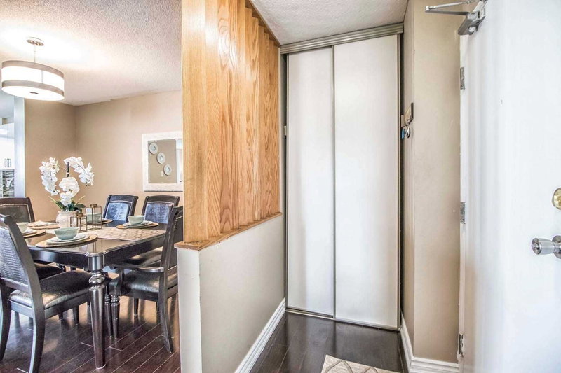 1511 - 4 Kings Cross Rd, Brampton, L6T3X8 | Image 2