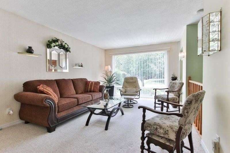 14 Finchley Cres, Brampton, L6T3P6 | Image 2