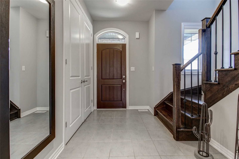 164 Wheat Boom Dr, Oakville, L6H7C3 | Image 2