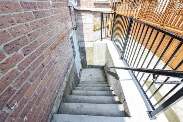 198 Harrowsmith Dr, Mississauga, L5R1R9 | Image 3