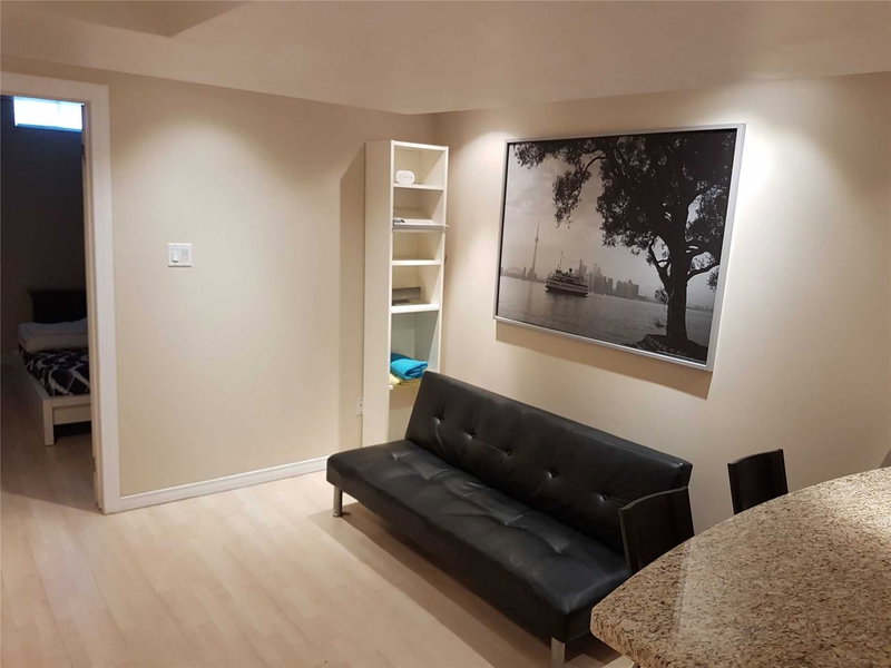 2538 Raglan Crt, Mississauga, L5M5L5 | Image 2