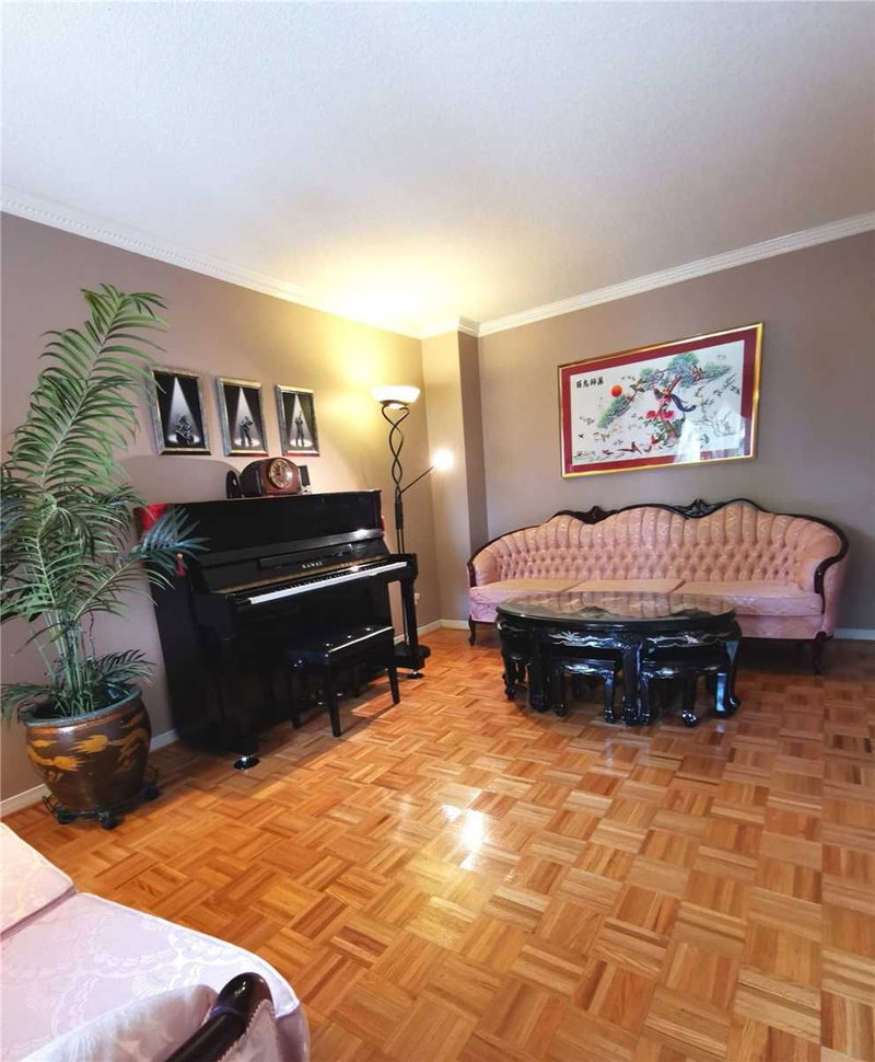 4718 Wild Rose St, Mississauga, L5M5H3 | Image 2