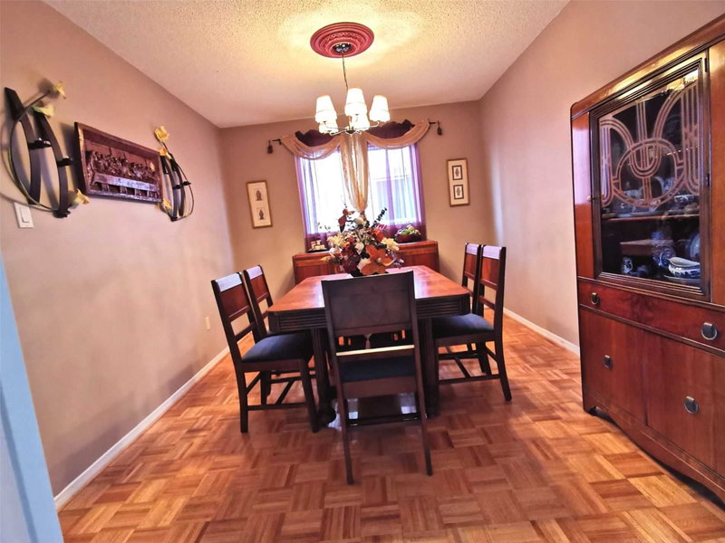 4718 Wild Rose St, Mississauga, L5M5H3 | Image 3