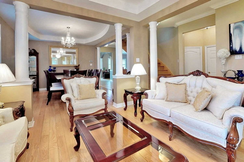 14 Oakhaven Rd S, Brampton, L6P2Y3 | Image 2